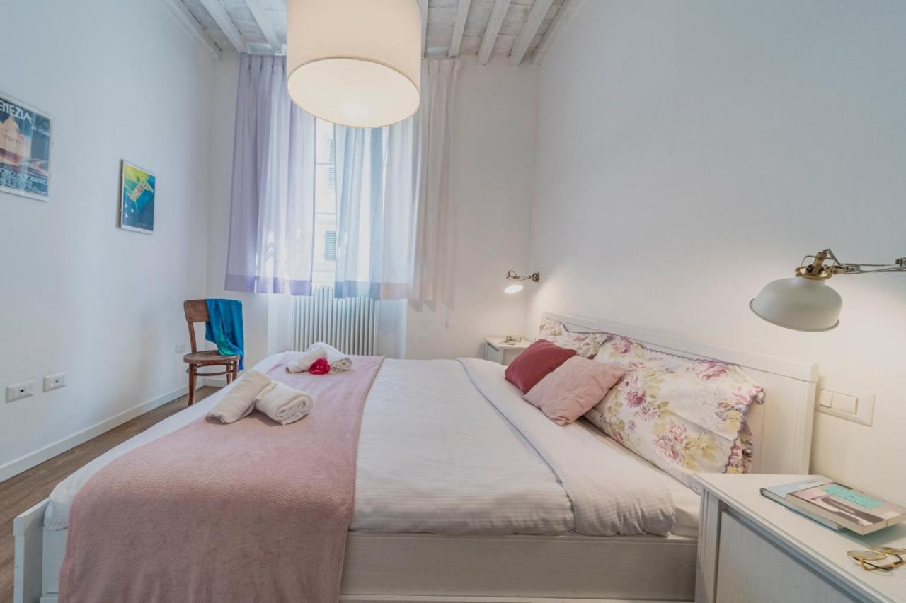 32 Nero - Florence Apartment San Niccolo Eksteriør billede